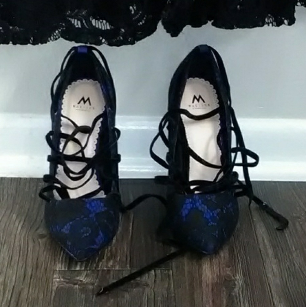 Royal blue heels with lace overlay!! Size 9